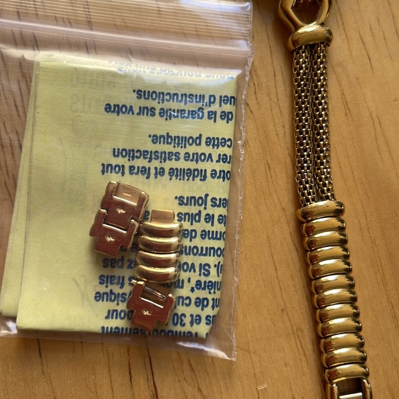 LUCION PICCARD LADIES WATCH - Picture 2 of 13